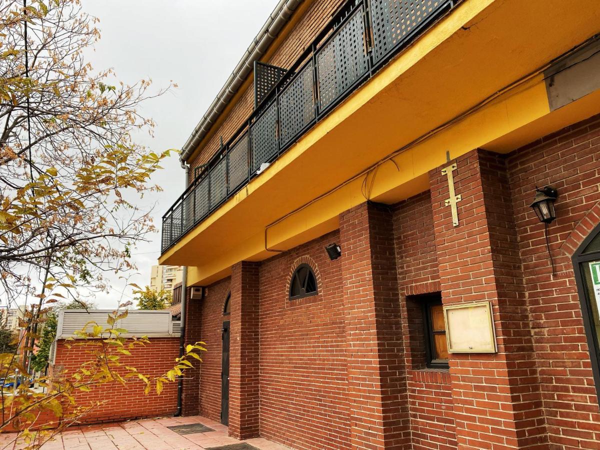 Hostel Napoles Madrid Buitenkant foto