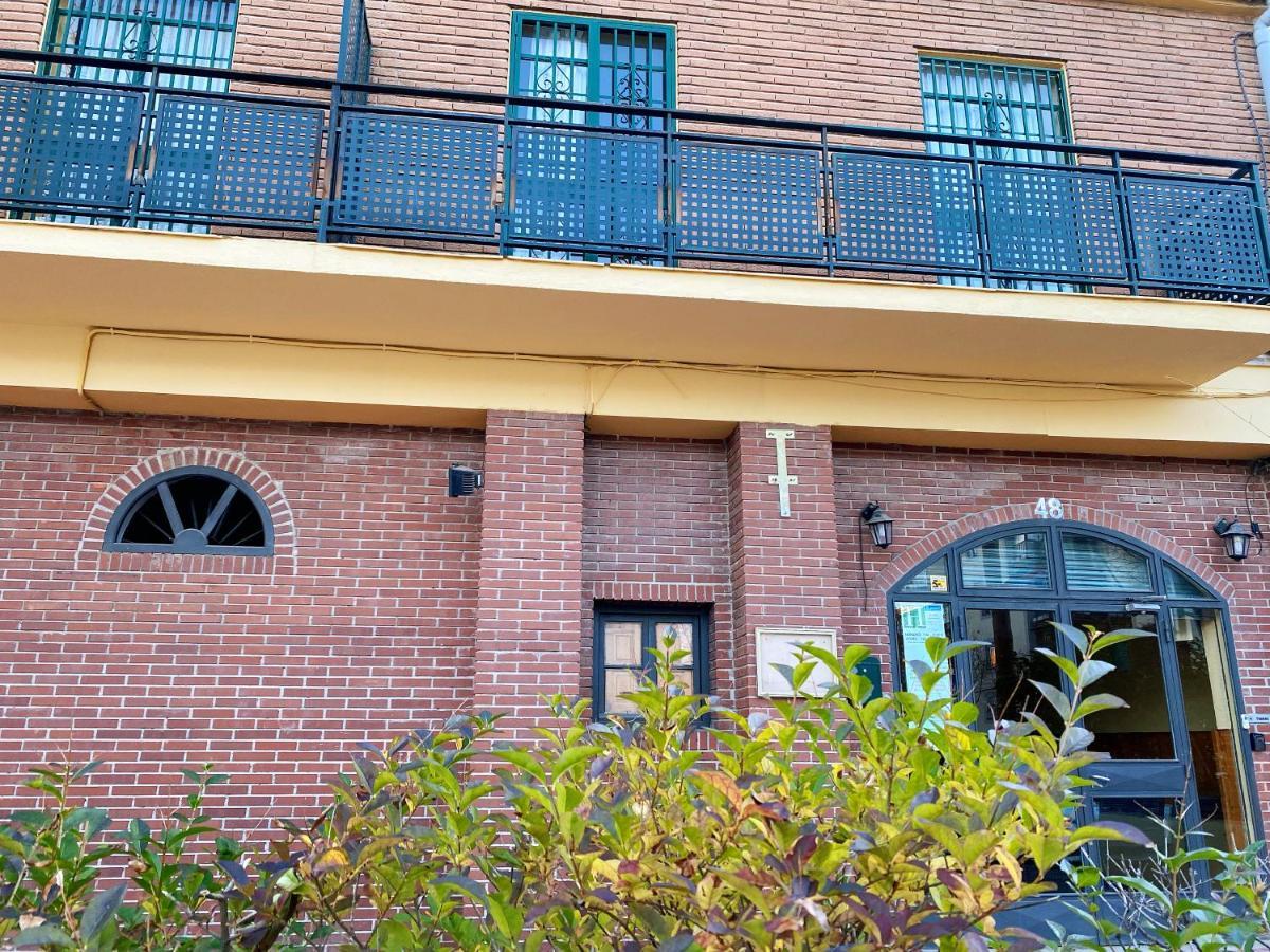 Hostel Napoles Madrid Buitenkant foto